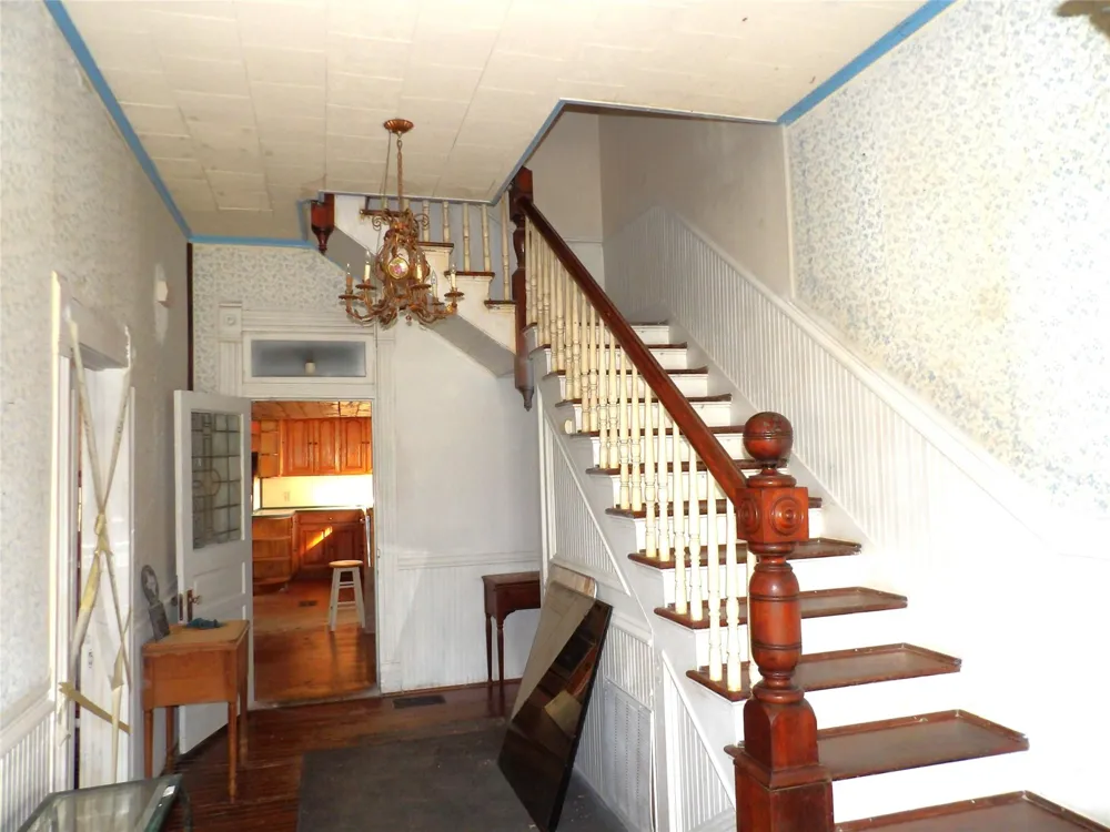 718 E Houston Avenue Crockett, TX 75835