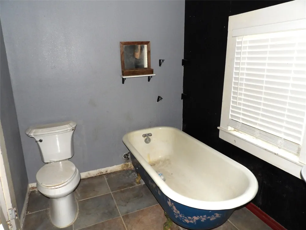 718 E Houston Avenue Crockett, TX 75835