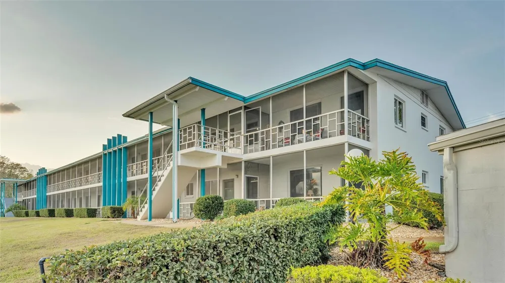 1600 W LAKE PARKER DRIVE #B9 Lakeland, FL 33805