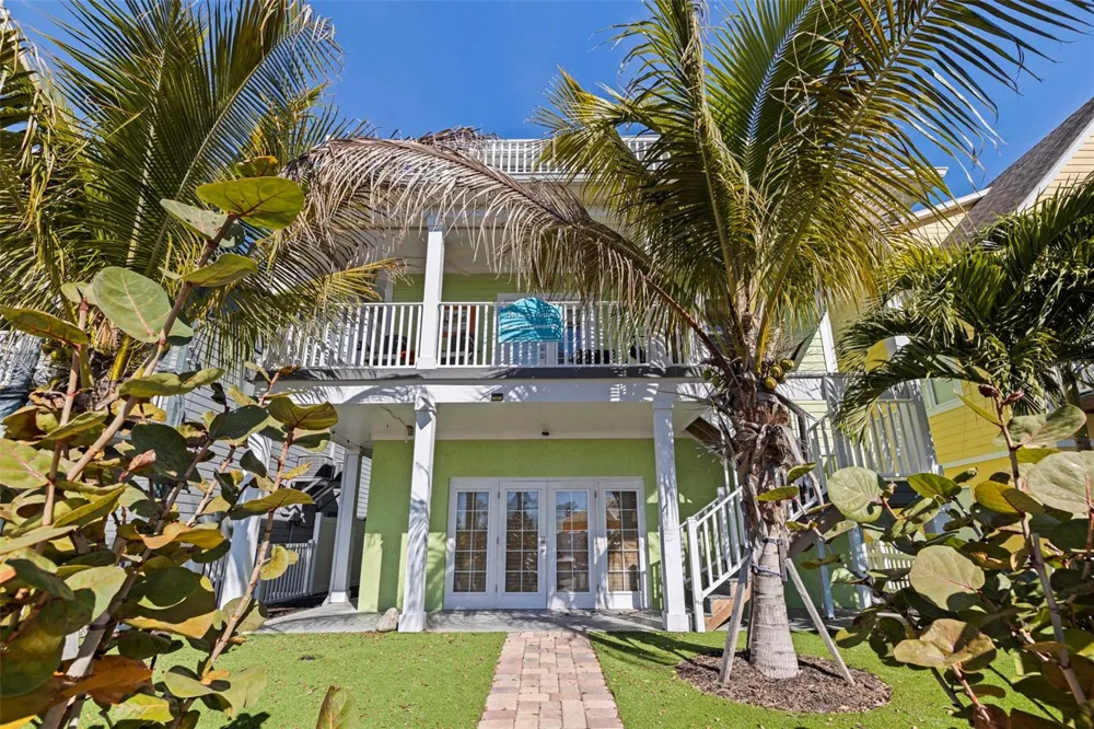 5429 ESSEX AVENUE S Gulfport, FL 33707