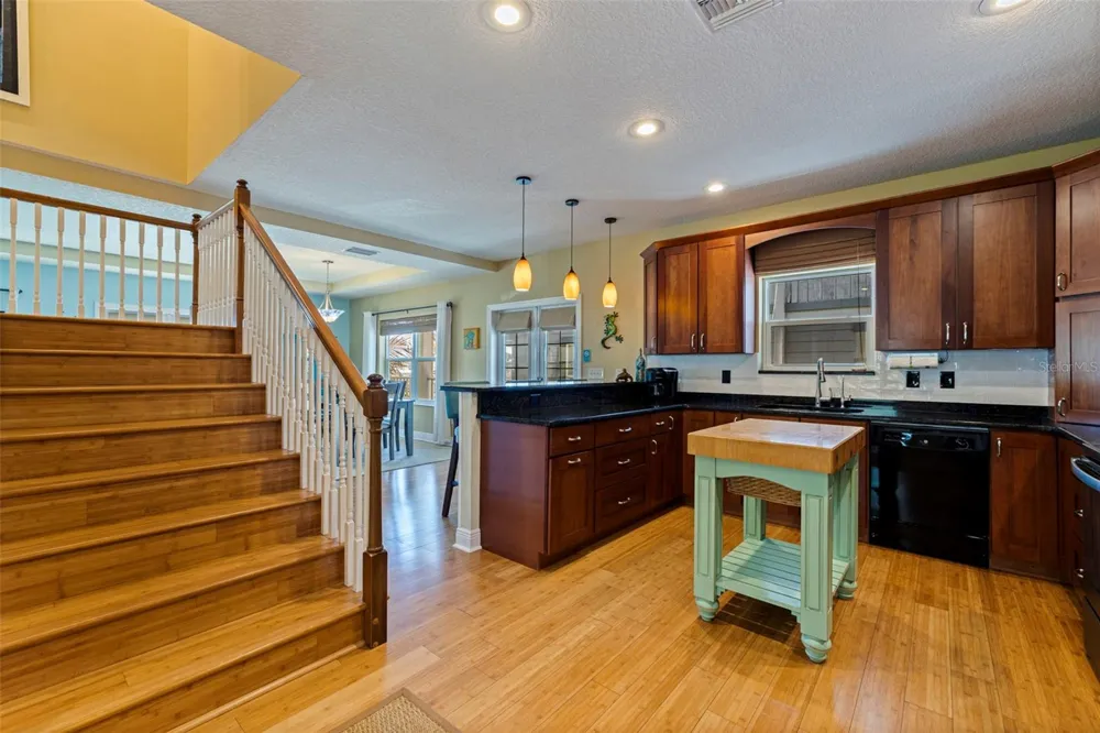 5429 ESSEX AVENUE S Gulfport, FL 33707