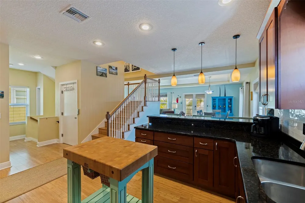5429 ESSEX AVENUE S Gulfport, FL 33707