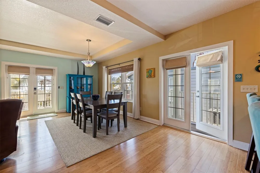 5429 ESSEX AVENUE S Gulfport, FL 33707