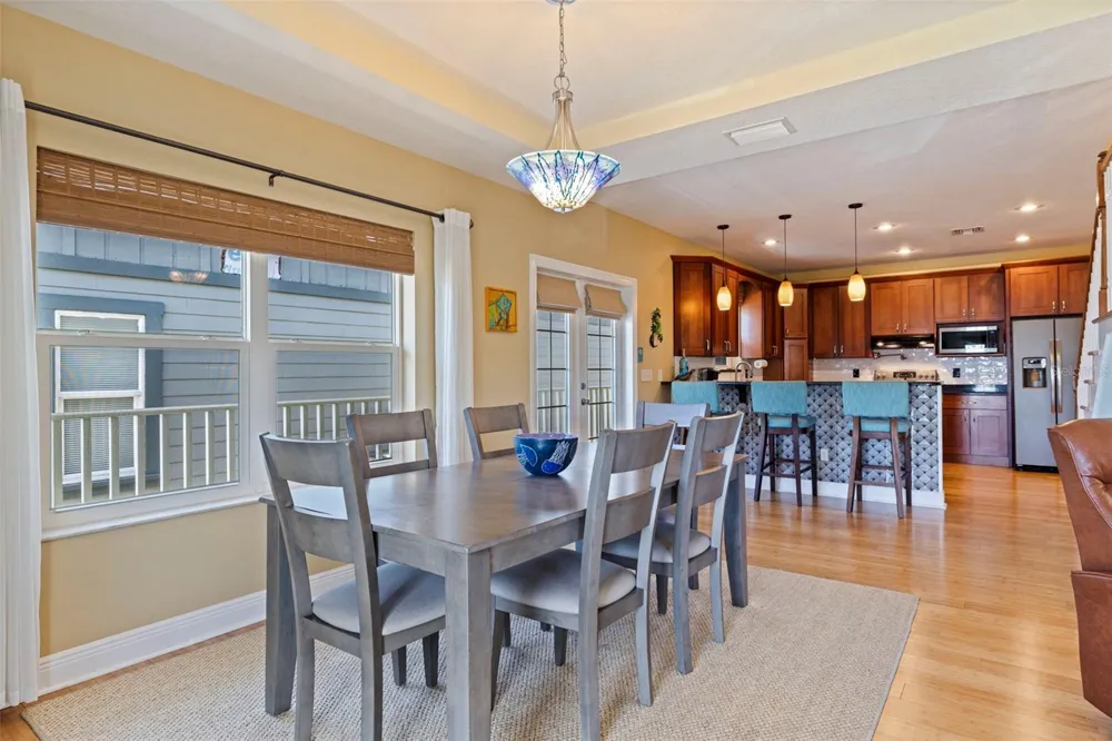 5429 ESSEX AVENUE S Gulfport, FL 33707