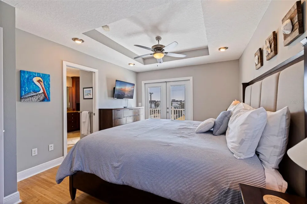 5429 ESSEX AVENUE S Gulfport, FL 33707