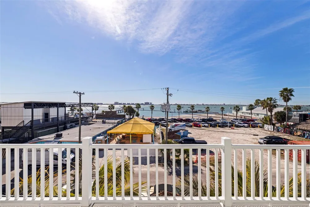 5429 ESSEX AVENUE S Gulfport, FL 33707