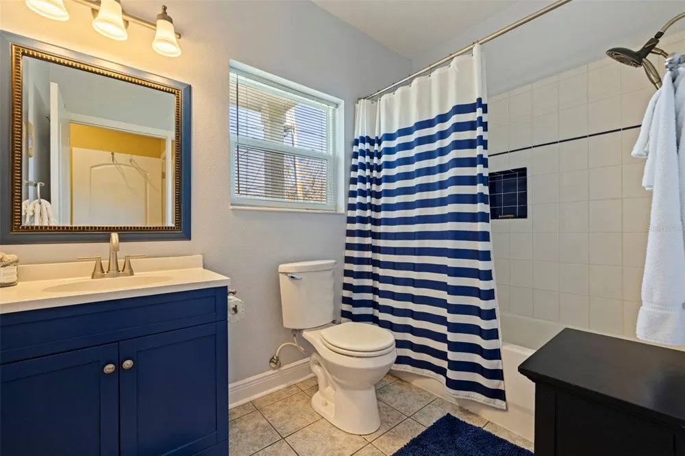 5429 ESSEX AVENUE S Gulfport, FL 33707