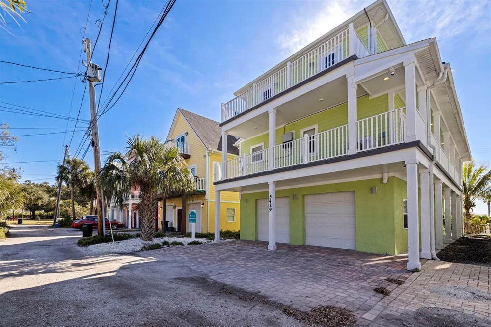 5429 ESSEX AVENUE S Gulfport, FL 33707