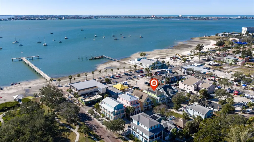 5429 ESSEX AVENUE S Gulfport, FL 33707