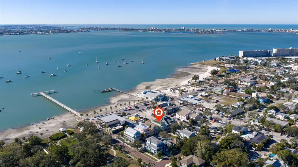 5429 ESSEX AVENUE S Gulfport, FL 33707