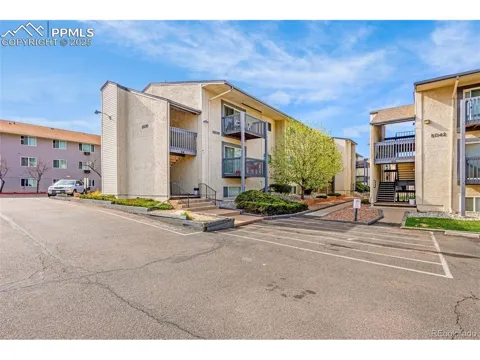 5030 El Camino Drive #1