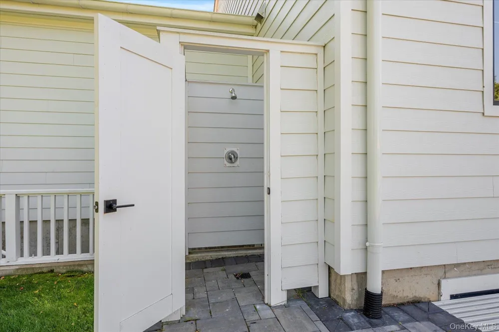660 Sutton Place Greenport, NY 11944