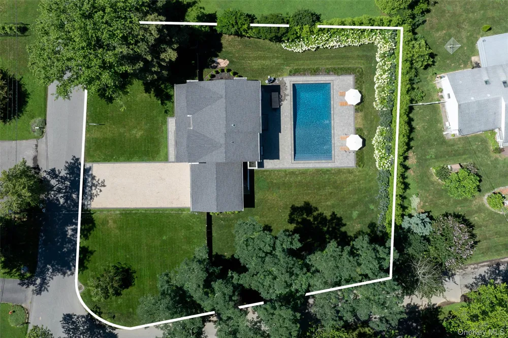 660 Sutton Place Greenport, NY 11944