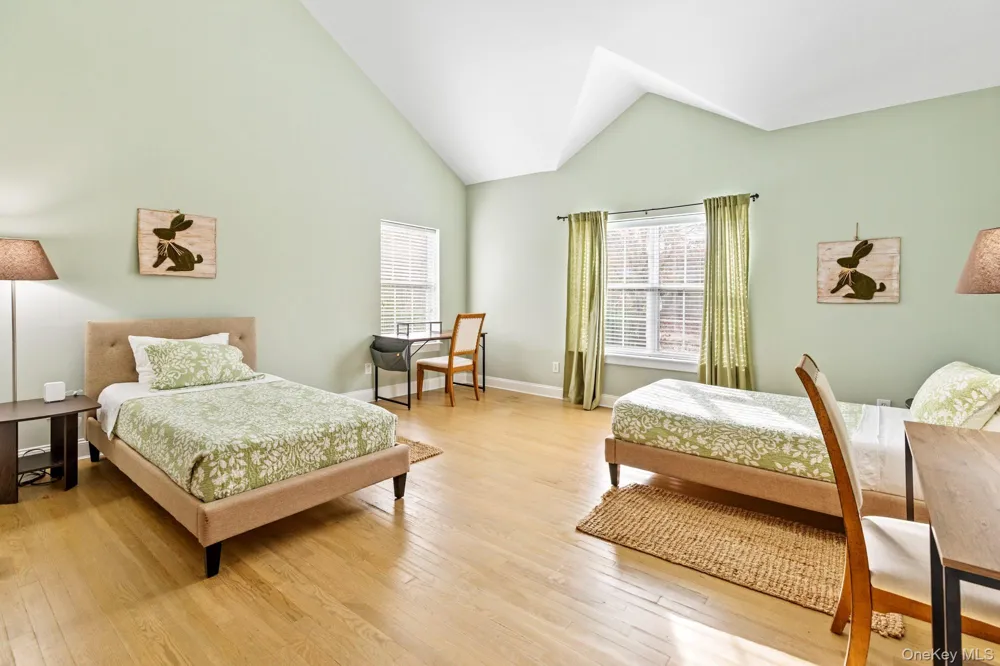 191 Shinnecock Hills Road Southampton, NY 11968