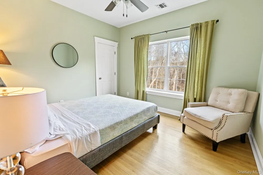 191 Shinnecock Hills Road Southampton, NY 11968
