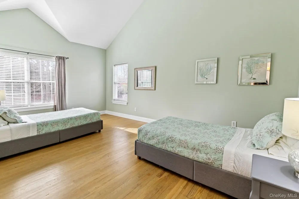 191 Shinnecock Hills Road Southampton, NY 11968