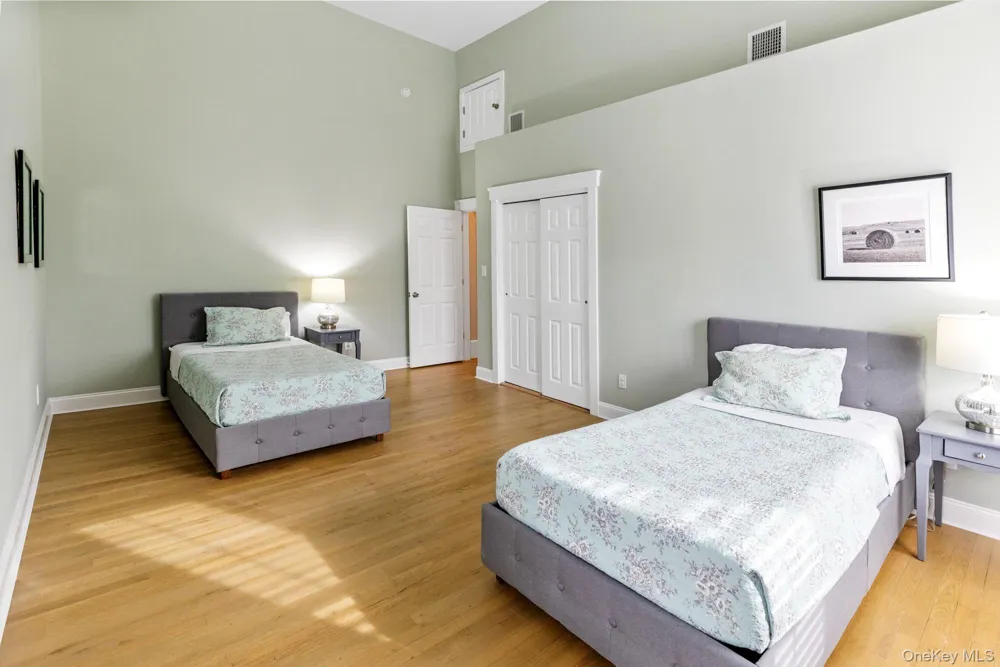 191 Shinnecock Hills Road Southampton, NY 11968