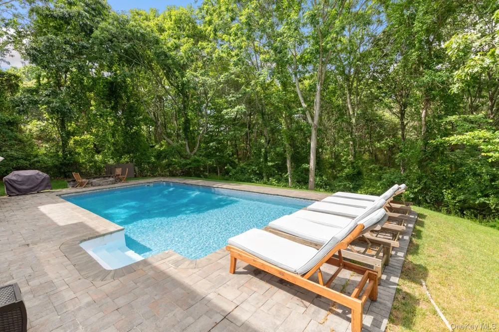 191 Shinnecock Hills Road Southampton, NY 11968