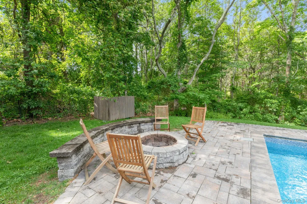 191 Shinnecock Hills Road Southampton, NY 11968