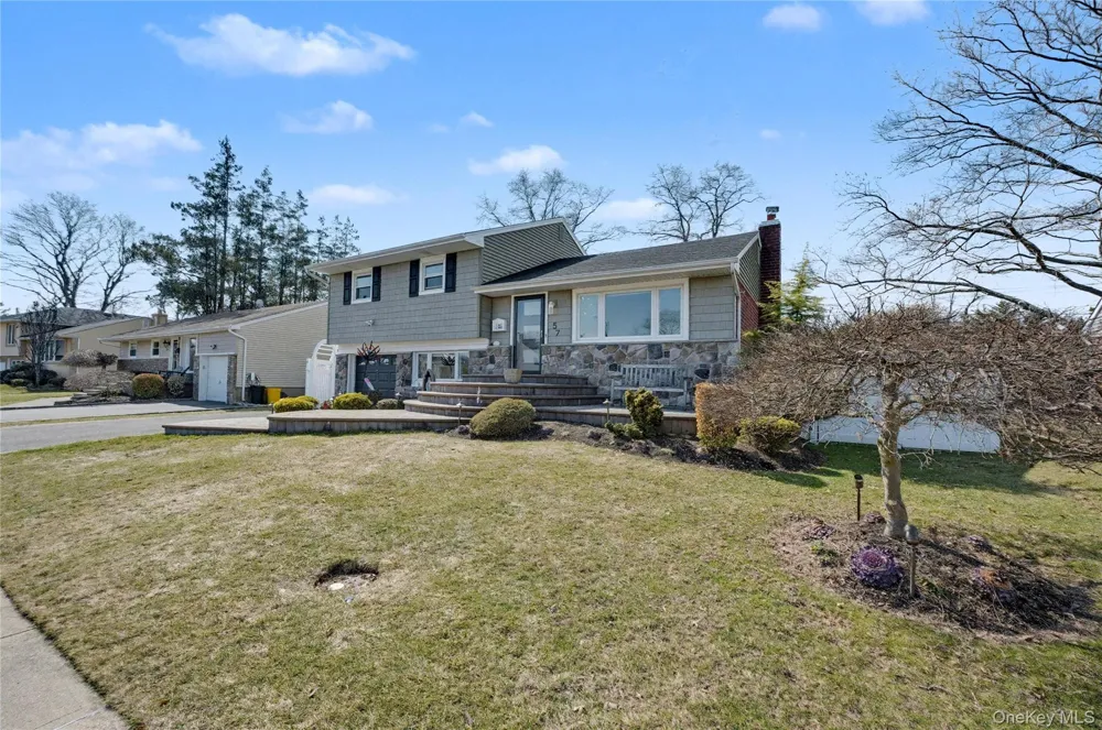 57 Richfield Street Plainview, NY 11803