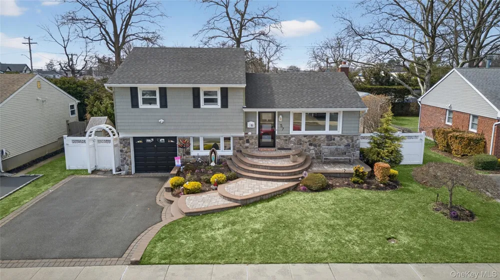 57 Richfield Street Plainview, NY 11803
