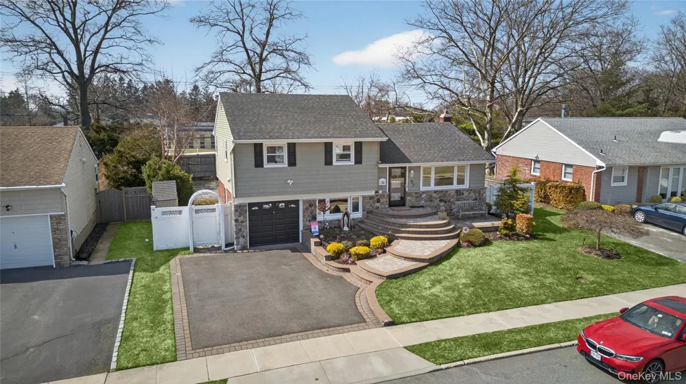 57 Richfield Street Plainview, NY 11803