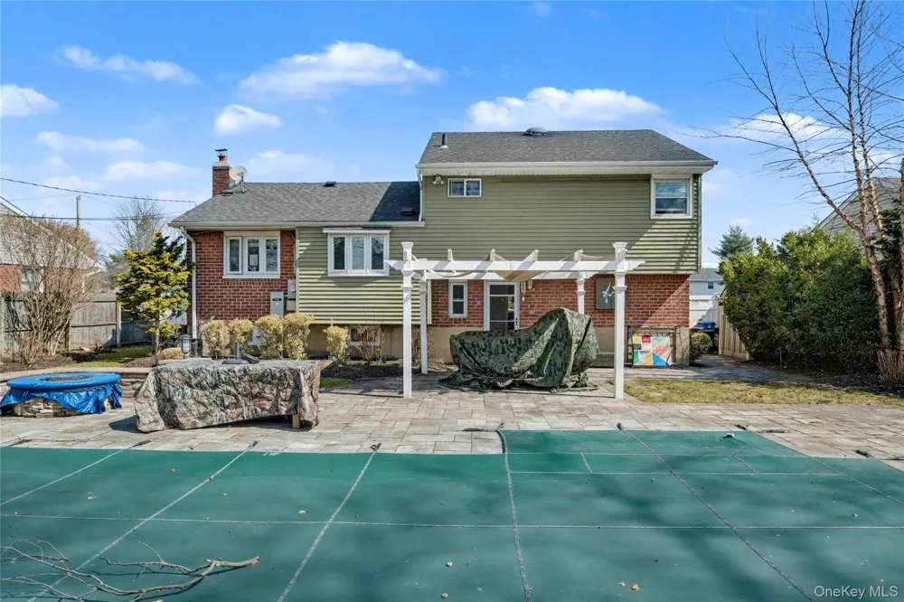 57 Richfield Street Plainview, NY 11803