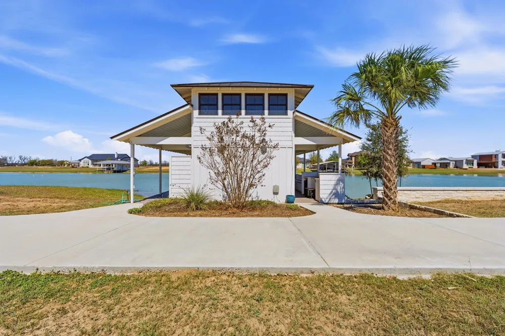 108 Lakeside Cove Martindale, TX 78655