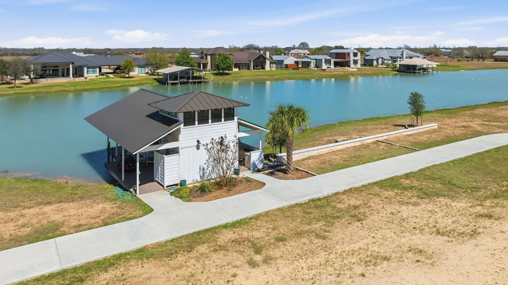 108 Lakeside Cove Martindale, TX 78655