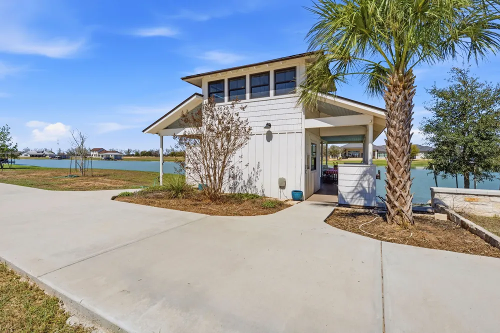 108 Lakeside Cove Martindale, TX 78655