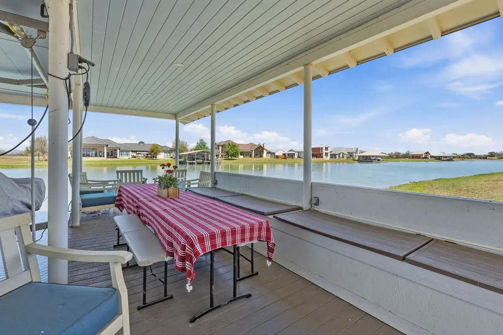 108 Lakeside Cove Martindale, TX 78655