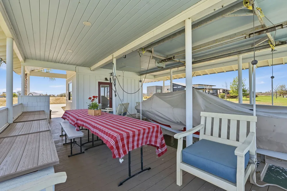 108 Lakeside Cove Martindale, TX 78655