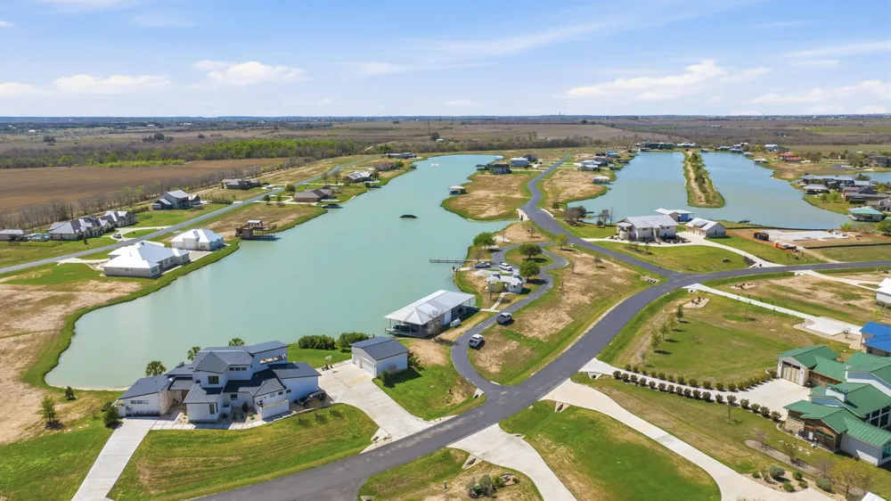108 Lakeside Cove Martindale, TX 78655
