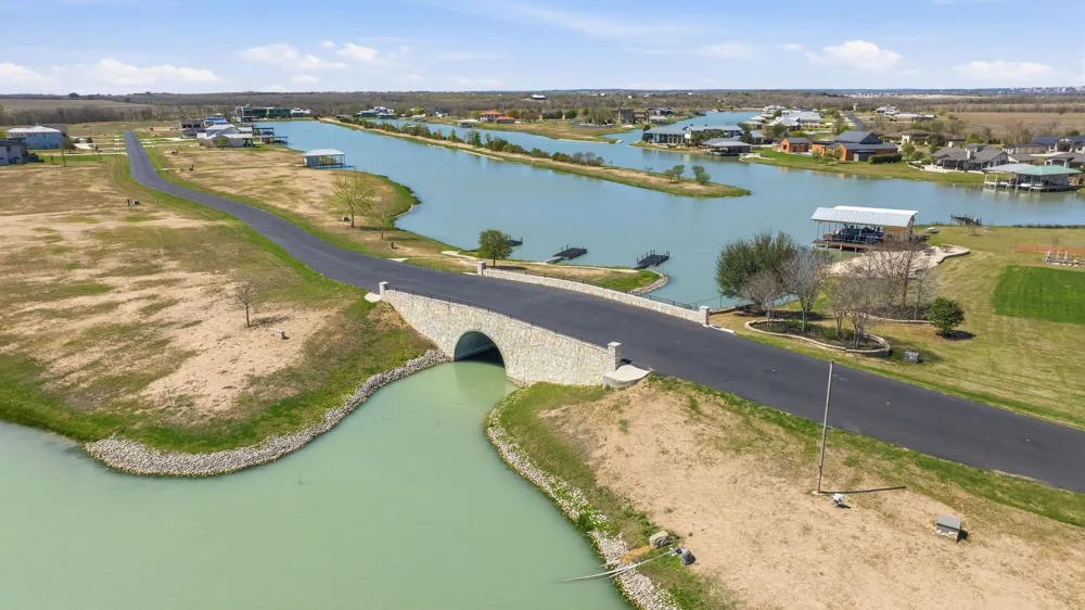 108 Lakeside Cove Martindale, TX 78655