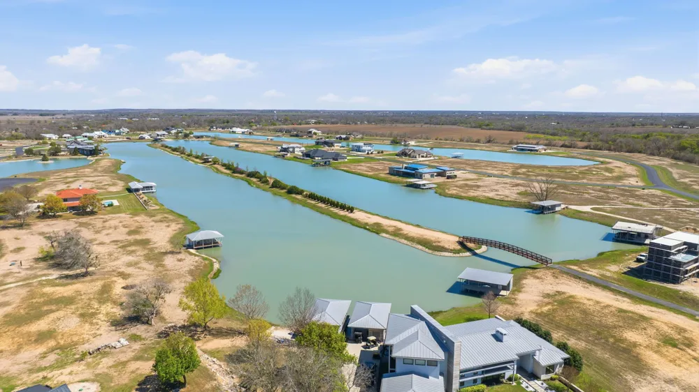 108 Lakeside Cove Martindale, TX 78655