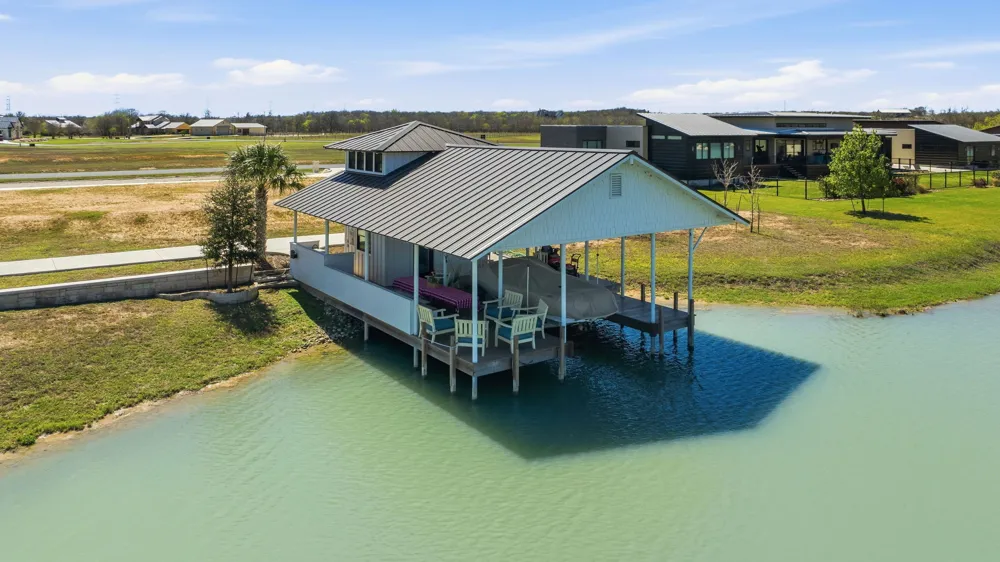 108 Lakeside Cove Martindale, TX 78655