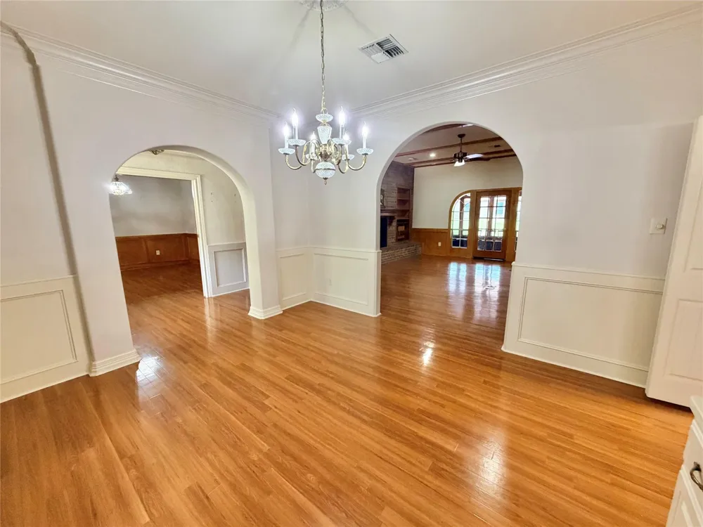 423 Jane Street East Bernard, TX 77435