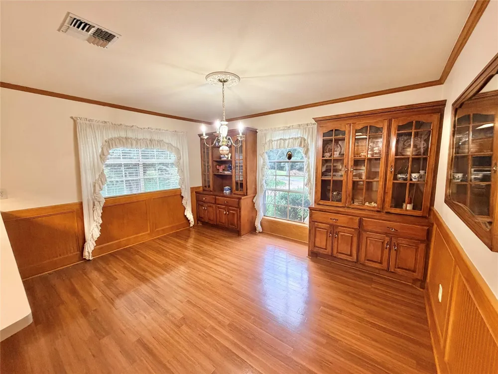 423 Jane Street East Bernard, TX 77435