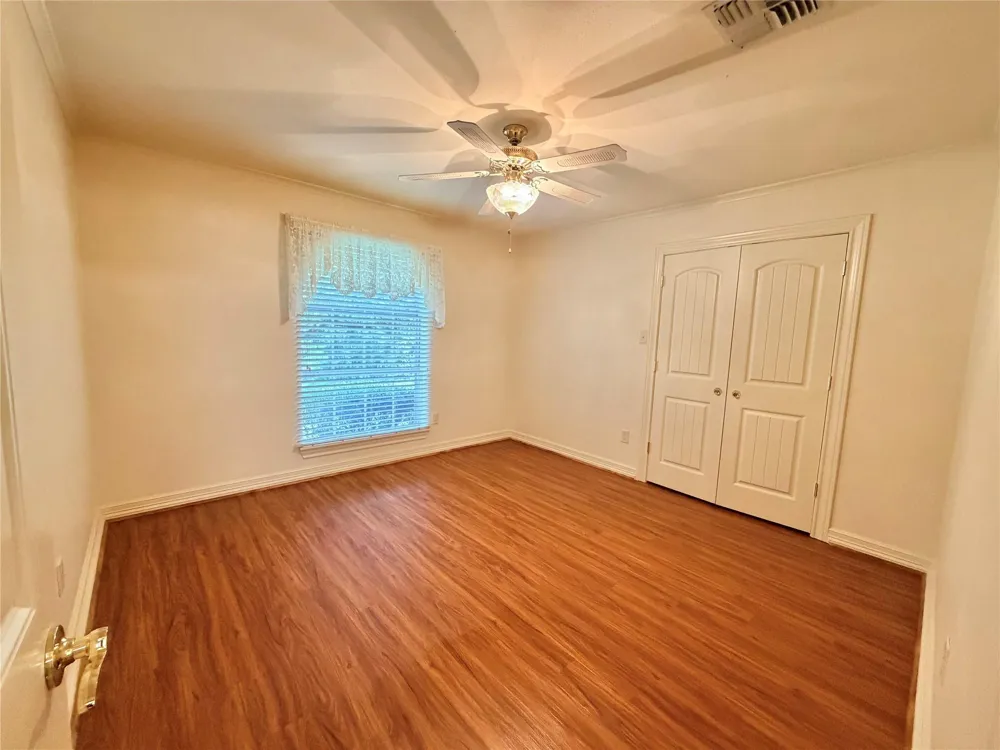 423 Jane Street East Bernard, TX 77435