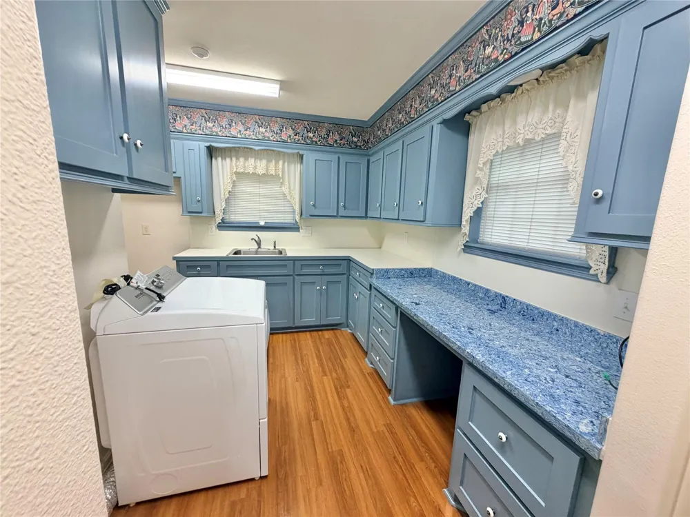 423 Jane Street East Bernard, TX 77435