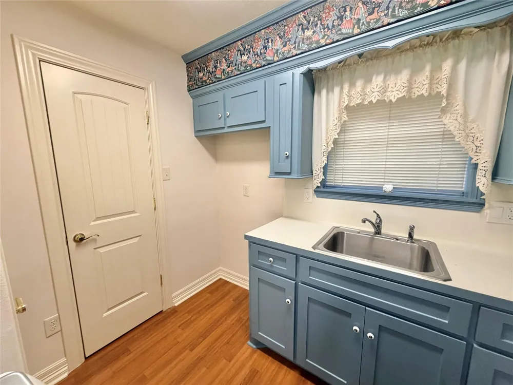 423 Jane Street East Bernard, TX 77435