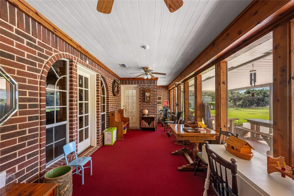 423 Jane Street East Bernard, TX 77435