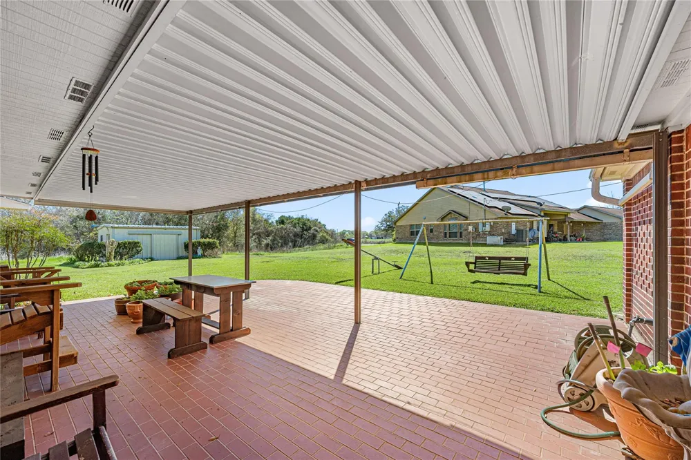 423 Jane Street East Bernard, TX 77435