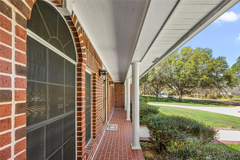 423 Jane Street East Bernard, TX 77435