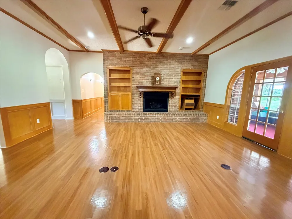 423 Jane Street East Bernard, TX 77435