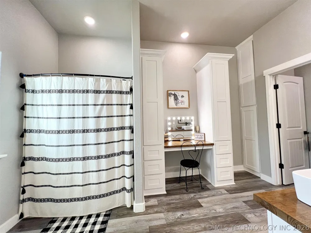 11457 510 ROAD Tahlequah, OK 74464
