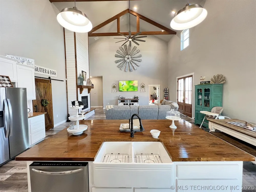11457 510 ROAD Tahlequah, OK 74464