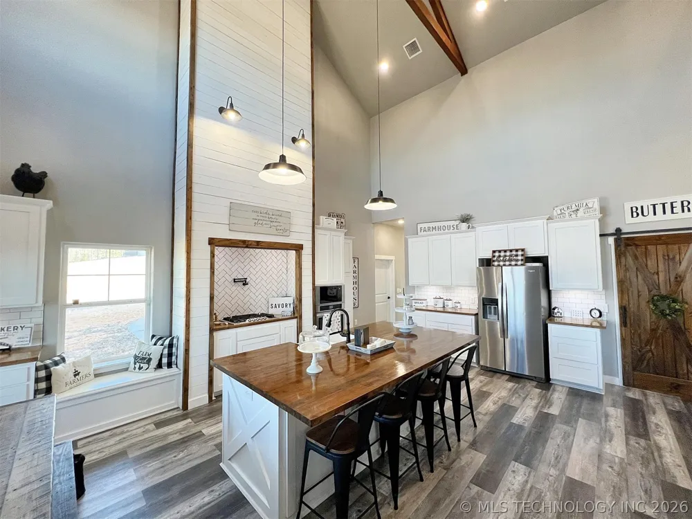 11457 510 ROAD Tahlequah, OK 74464