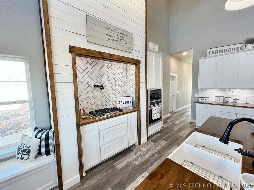 11457 510 ROAD Tahlequah, OK 74464