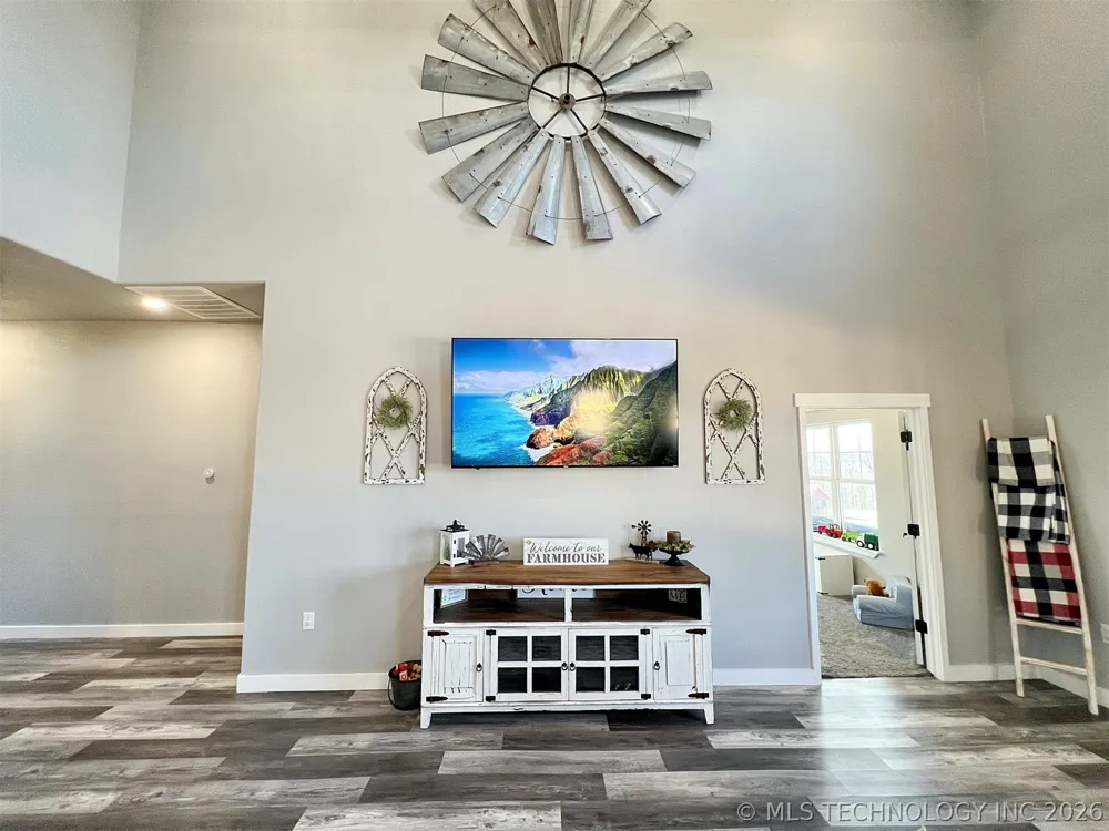 11457 510 ROAD Tahlequah, OK 74464